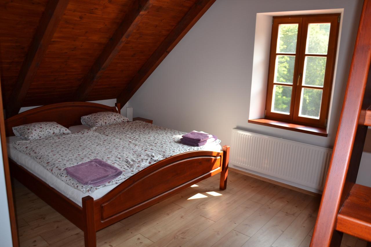 Podskalni Mlyn Hotel Ostopovice Стая снимка